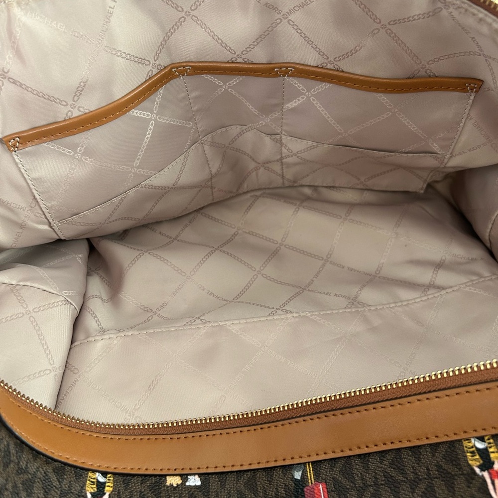 Michael Kors Bedford Patterned Duffel Bag - Picture 10 of 12